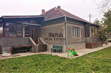 Casă - 4 camere de vanzare BRAD - Hunedoara anunturi imobiliare Hunedoara