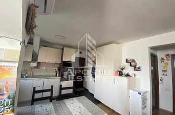 Apartament cu 3 camere, centrala proprie, zona Soarelui anunturi imobiliare Timis