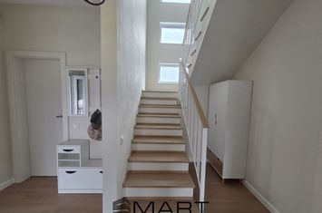 Casă - 5 camere de inchiriat CISNADIE - Sibiu anunturi imobiliare Sibiu