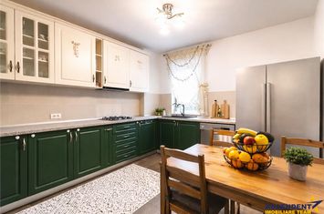 Apartament 3 camere de vanzare TRACTORUL - Brasov anunturi imobiliare Brasov