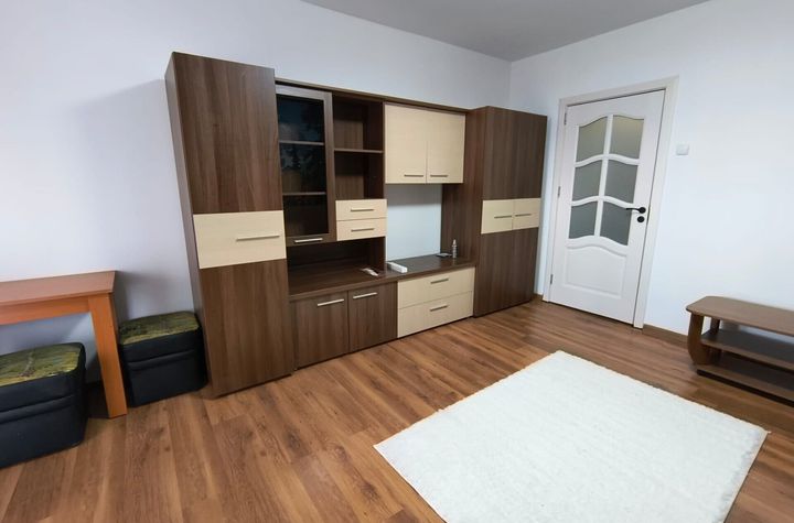 Garsonieră tip D, Aluminei, Oradea, 60 000 Euro. Comision 0 anunturi imobiliare Bihor