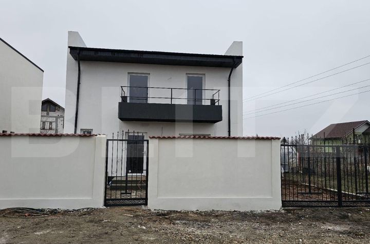 Casă - 4 camere de vanzare AEROPORT - Dolj anunturi imobiliare Dolj