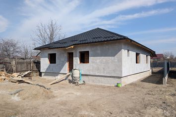 Casă - 4 camere de vanzare BACAU - Bacau anunturi imobiliare Bacau