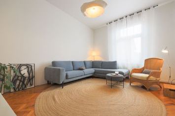 Apartament unic în Arad – Ultracentral, liniște, priveliște superbă anunturi imobiliare Arad