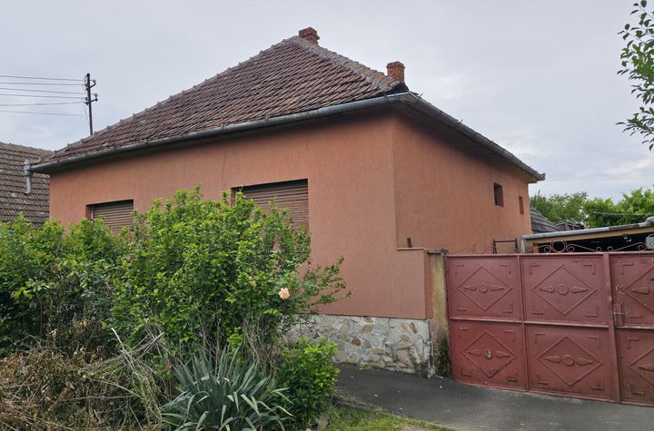 Casa 75 mp +teren 1.246 mp str.Faurilor, nr.63 ARAD anunturi imobiliare Arad
