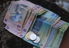 Romanii au pierdut 123 de miliarde de lei din cauza crizei