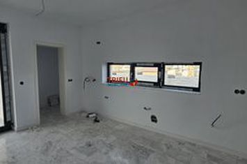 Casă - 4 camere de vanzare CENTRAL - Alba anunturi imobiliare Alba