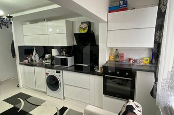 Apartament 3 camere de vanzare BACIU - Cluj anunturi imobiliare Cluj