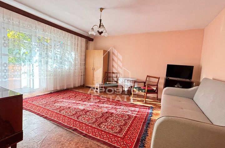 Apartament cu o camera, decomandat, balcon deschis , etajul intai anunturi imobiliare Timis