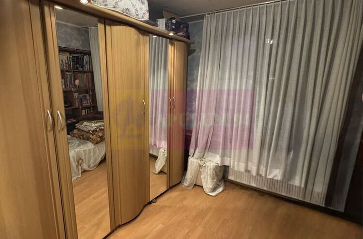 Vanzare apartament 4 camere- zona Auchan Vitan anunturi imobiliare Bucuresti
