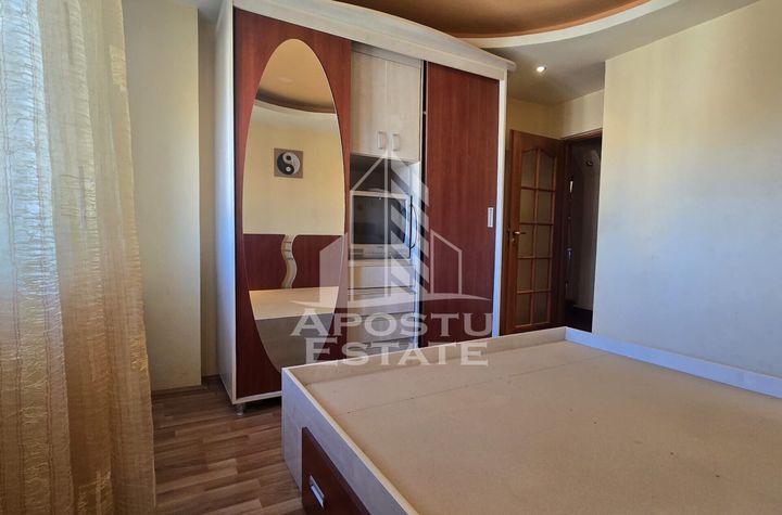 Apartament decomandat 3 camere, zona Miorita anunturi imobiliare Arad