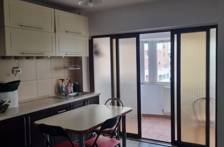 Apartament 5 camere de inchiriat CENTRU - Calarasi anunturi imobiliare Calarasi