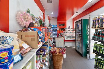 Spațiu comercial - clădire independentă anunturi imobiliare Neamt