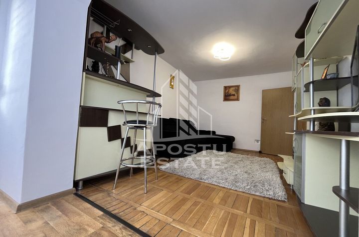Apartament cu 3 camere, decomandat, etajul 1, zona Sagului anunturi imobiliare Timis