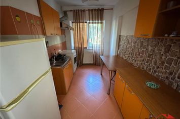 Apartament 2 camere de vanzare GARA - Vrancea anunturi imobiliare Vrancea