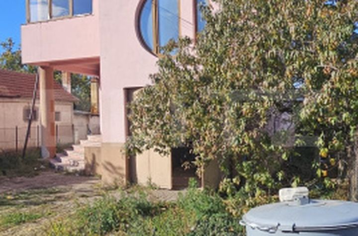 Vilă - 10 camere de inchiriat RONAT - Timis anunturi imobiliare Timis