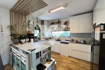 Vilă - 4 camere de vanzare CRISTIAN - Sibiu anunturi imobiliare Sibiu