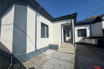 Casă - 3 camere de vanzare CENTRAL - Vrancea anunturi imobiliare Vrancea