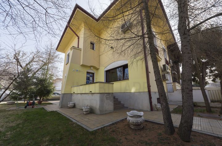 Vilă - 8 camere de vanzare FLOREASCA - Bucuresti anunturi imobiliare Bucuresti