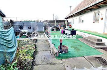 Casa 3 camere,90 mp,1300 mp teren, zona Stadion, 0% comision anunturi imobiliare Mures