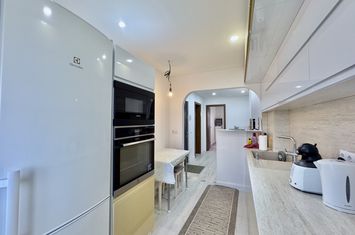 Apartament 4 camere de vanzare VALEA AURIE - Sibiu anunturi imobiliare Sibiu