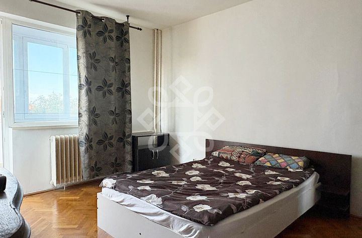 Apartament decomandat cu 3 camere, bd. Magheru Oradea anunturi imobiliare Bihor