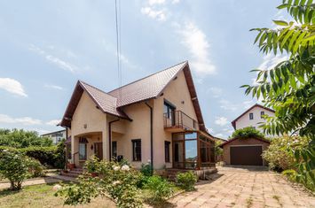 Casă - 4 camere de vanzare BRADU - Arges anunturi imobiliare Arges