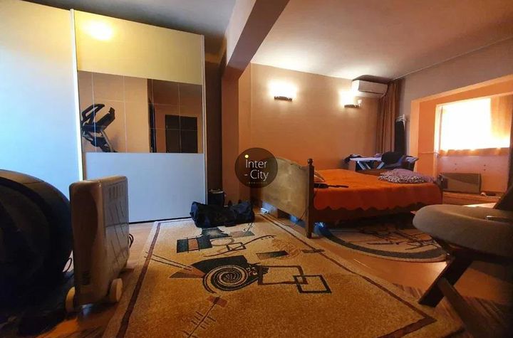 Apartament 4 camere de vanzare DACIA - Iasi anunturi imobiliare Iasi