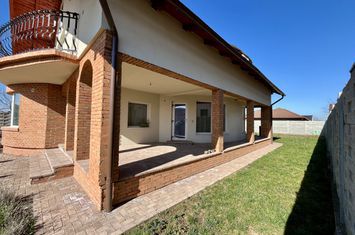 Casă - 5 camere de vanzare EPISCOPIA - Bihor anunturi imobiliare Bihor
