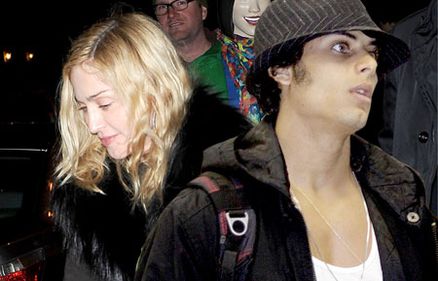 Madonna îi cumpără iubitului apartament de 3 milioane de dolari
