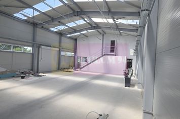 Hala de vanzare in Floresti anunturi imobiliare Prahova