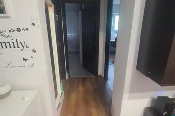 Apartament 3 camere de vanzare CENTRU - Prahova anunturi imobiliare Prahova