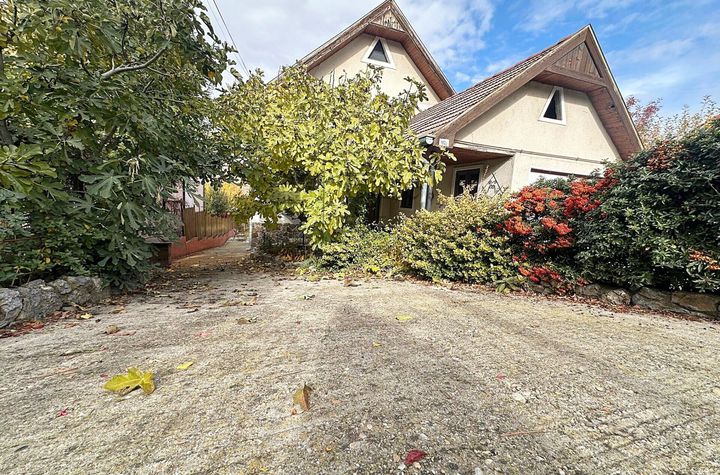 Casa 5 camere de vanzare in zona Dealuri Oradea/Spitalul Judetean anunturi imobiliare Bihor