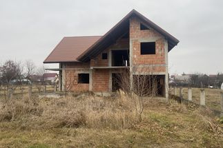 Vilă 5 camere de vânzare Suceava - Radauti