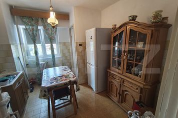 Apartament 4 camere de vanzare ORADEA - Bihor anunturi imobiliare Bihor