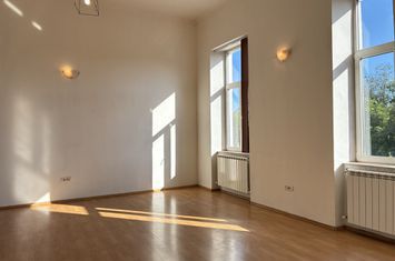 Apartamnet ultracentral de vanzare in Oradea anunturi imobiliare Bihor