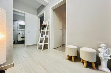 Apartament 3 camere de vanzare TRACTORUL - Brasov anunturi imobiliare Brasov