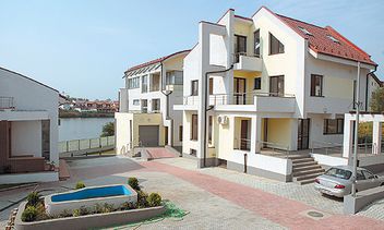 Criza imobiliară loveşte şi în zonele rezidenţiale de lux