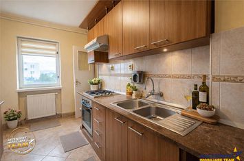 Apartament 4 camere de vanzare SUD - Covasna anunturi imobiliare Covasna