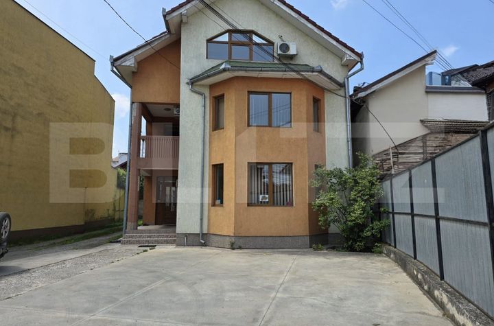 Vilă - 9 camere de vanzare CLUJ-NAPOCA - Cluj anunturi imobiliare Cluj