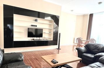 Vilă - 6 camere de inchiriat PIPERA - Bucuresti anunturi imobiliare Bucuresti