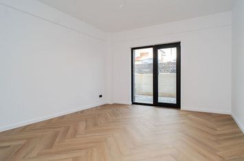 APARTAMENT CU 2 CAMERE LA PARTER CU GRADINA, GALATA, COMPLEX NOU anunturi imobiliare Iasi