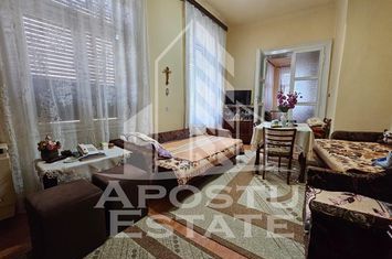 Apartament 3 camere de vanzare CENTRAL - Arad anunturi imobiliare Arad
