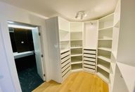 1.700 €, Birou