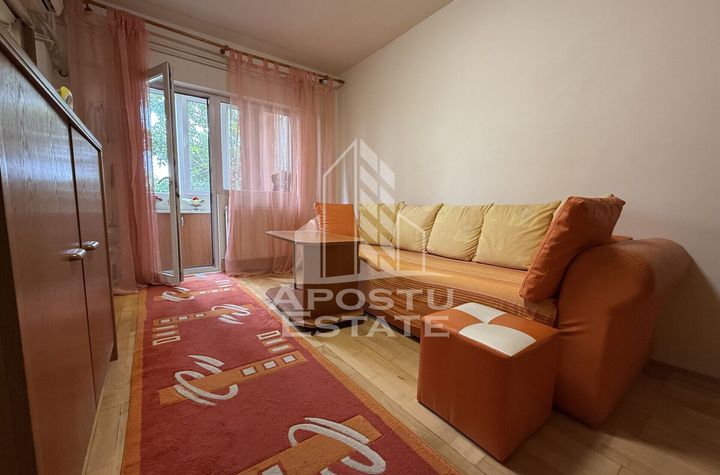 Apartament cu o camera, etajul 3, centrala proprie, zona Buziasului anunturi imobiliare Timis