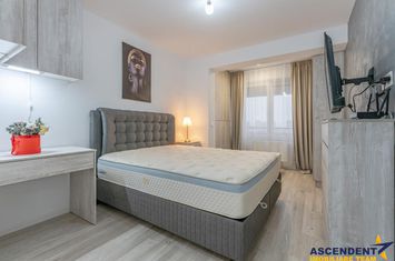 Apartament 3 camere de vanzare TRACTORUL - Brasov anunturi imobiliare Brasov