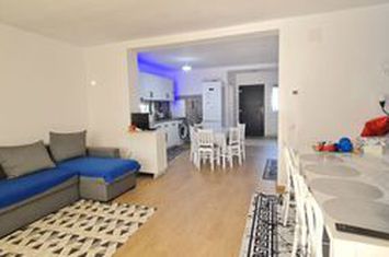 Casa 4 camere mobilata si utilata in Cartier Izvor Tarlungeni Brasov anunturi imobiliare Brasov