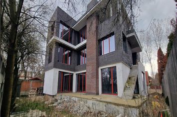 Casă - 12 camere de vanzare IANCU NICOLAE - Bucuresti anunturi imobiliare Bucuresti