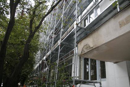 Proprietarii care îşi reabilitează singuri blocul riscă amenzi de 100.000 lei