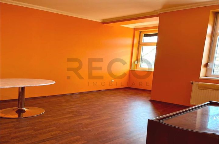 Apartament 3 camere de vanzare CENTRAL - Bihor anunturi imobiliare Bihor